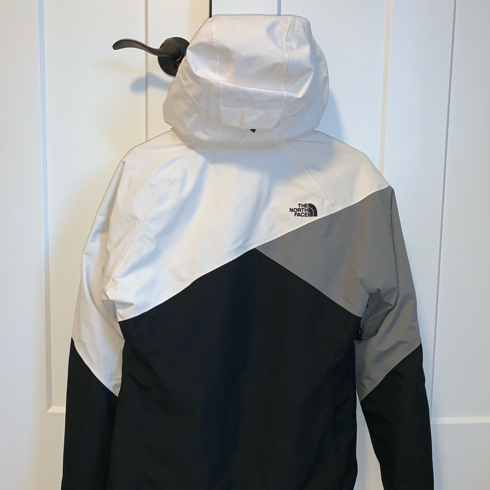 The North Face Hyvent Winter Jacket - Picture 5 of 7